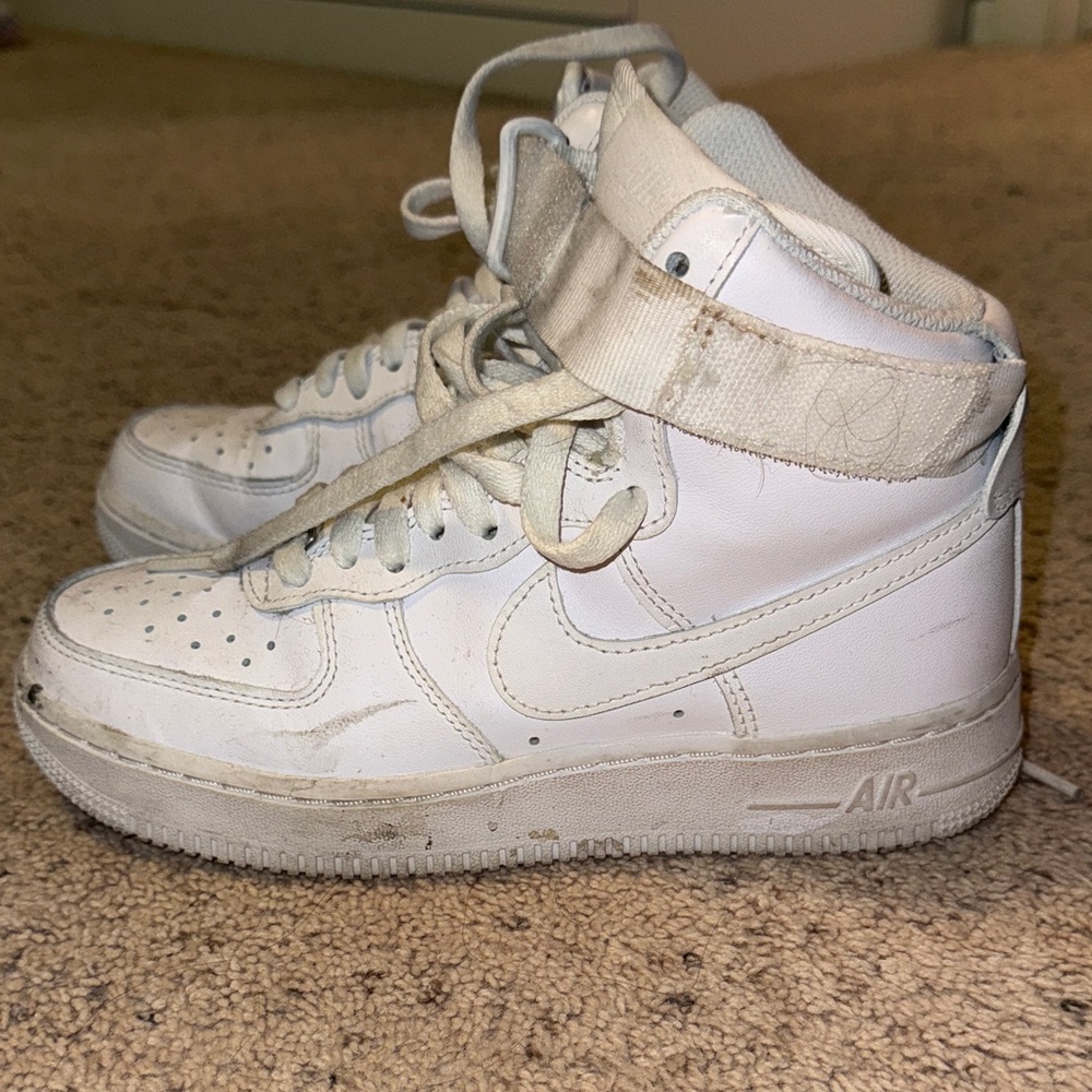 Nike White High-Top Sneakers - Picture 4 of 4
